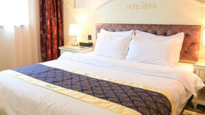 Business Double Room, Mountain View | 1 bedroom, desk, blackout drapes, WiFi (free) - Yangshuo Tianlun Hotel (Guilin)