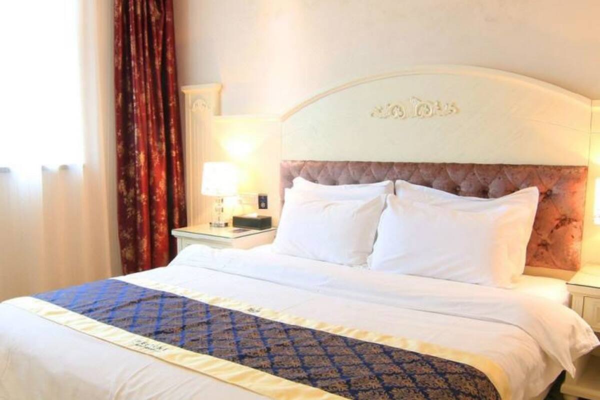 1 bedroom, desk, blackout curtains, free WiFi