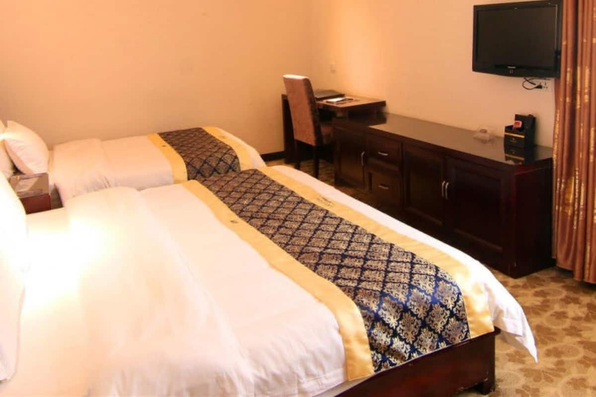 1 bedroom, desk, blackout curtains, free WiFi