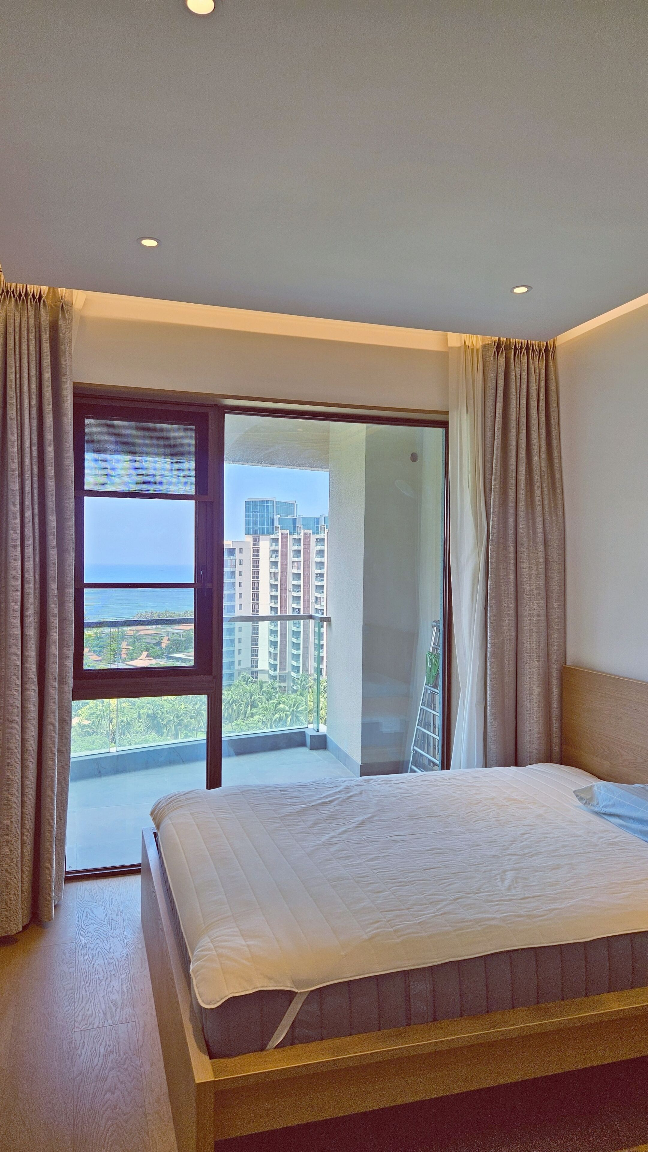 Superior Suite | Premium bedding, pillowtop beds, in-room safe, blackout drapes