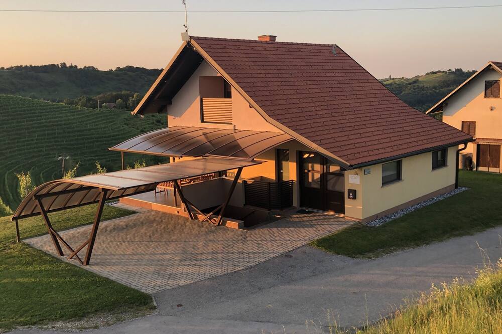 Liveza House, Hermanci 8a , 2275 MIKLAVZ PRI ORMOZU