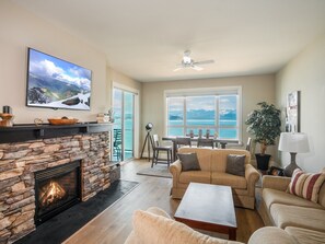 Fernseher, Kamin, Tischtennisplatte