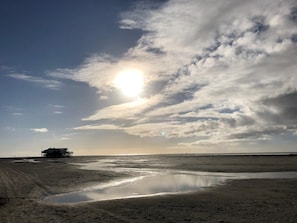 Plage à proximité, chaises longues