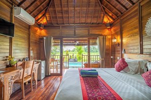 1 Bedroom Villa with Pool View | Desk, iron/ironing board, free WiFi, bed sheets - Mardika Private Villa (Ubud)
