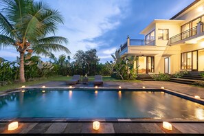 Outdoor pool - Mardika Private Villa (Ubud)