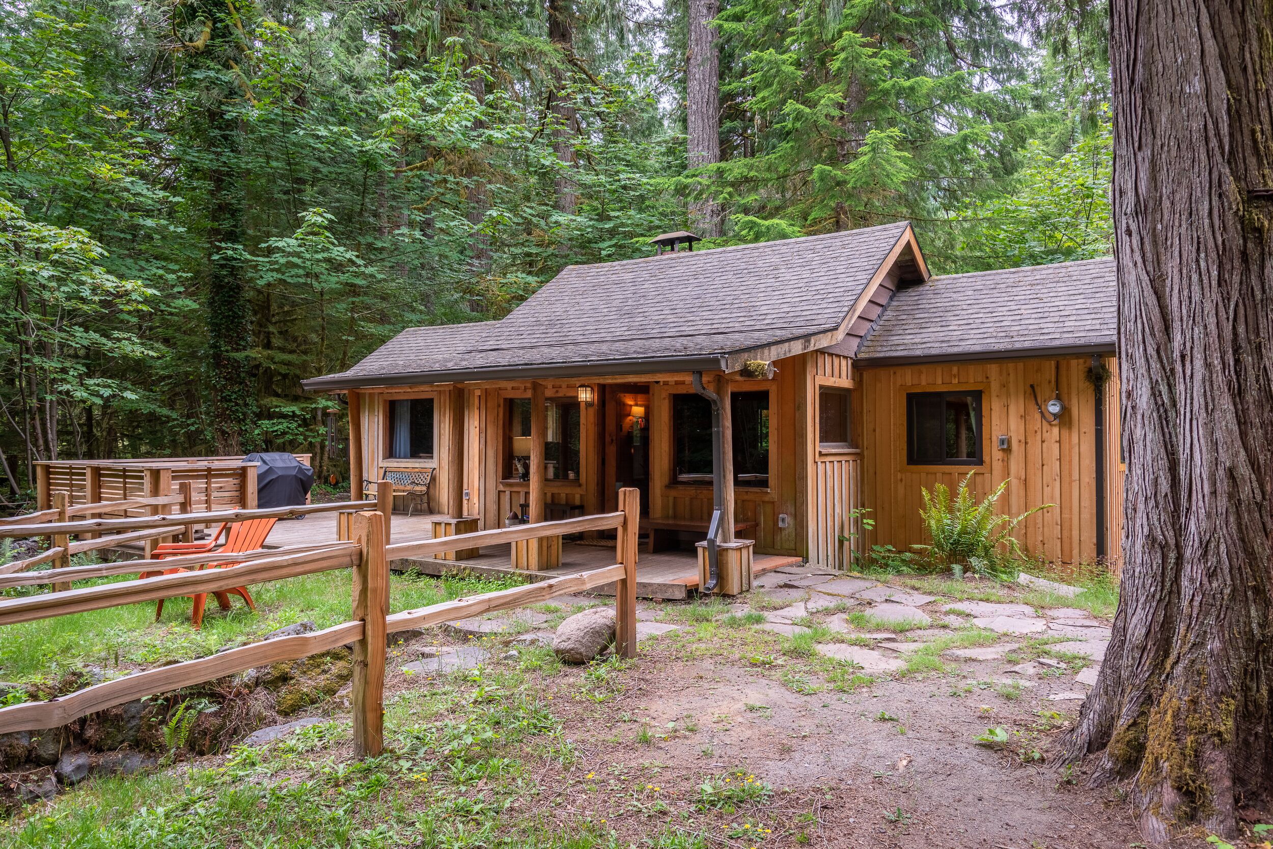 Rhod House- 8/15-9/30 Special, book 2 nights, get 1 free!