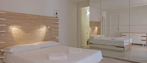 2 chambres, bureau, fer et planche Ă repasser, accĂšs Internet