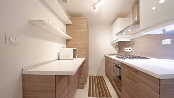 Fridge, microwave, oven, dishwasher