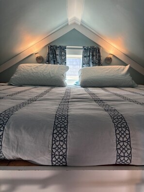 2 bedrooms, iron/ironing board, WiFi, bed sheets - West End Tiny House with Private Patio (Provincetown)