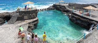 Home2Book Sea Side Charco Azul Pool Apartment Wifi