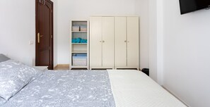 1 chambre, fer et planche à repasser, Wi-Fi, draps fournis