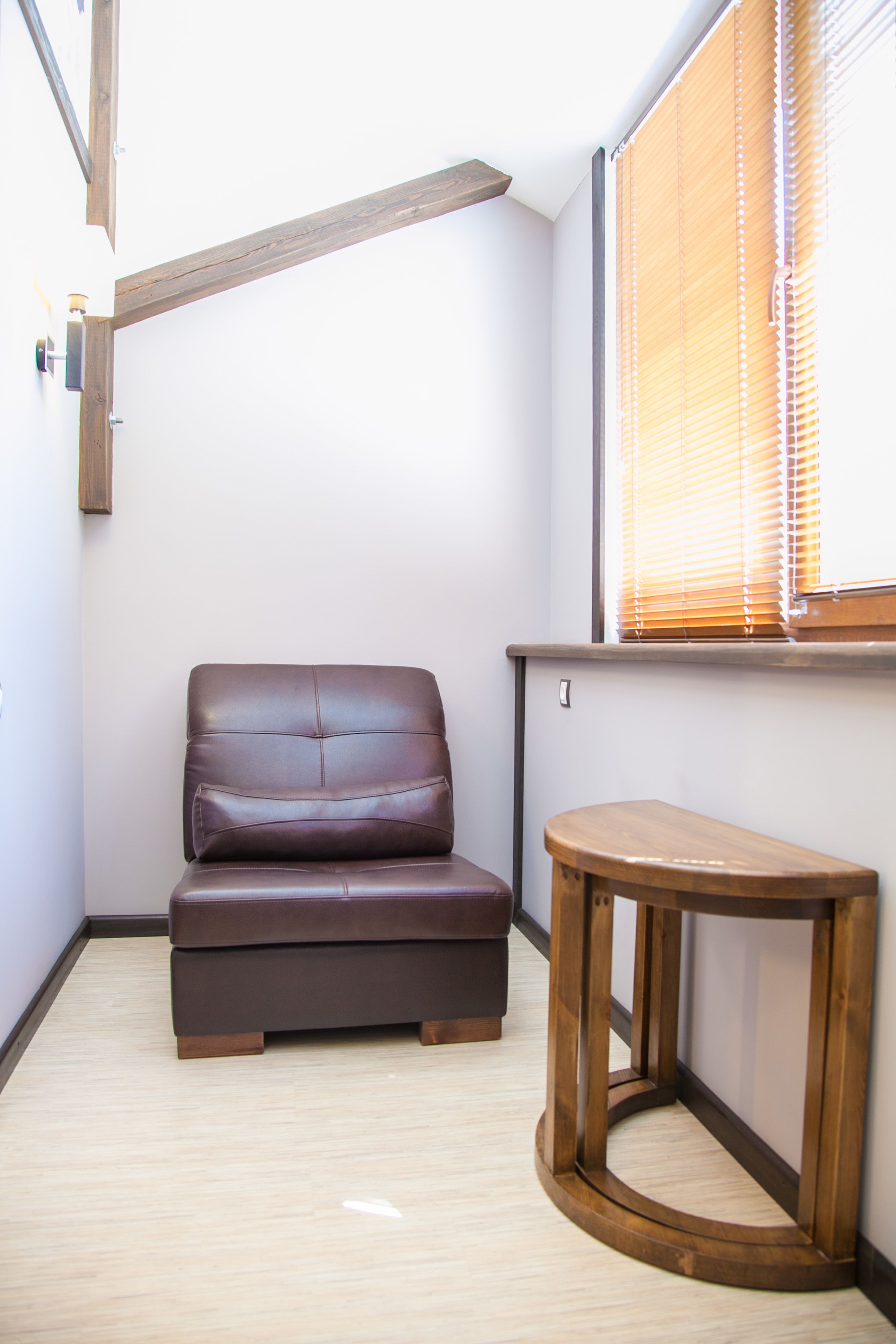 design double or twin room | minibar, in-room safe, individually decorated, individually furnished