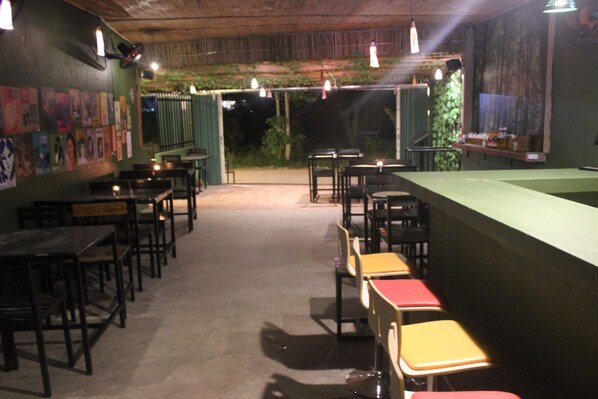 Breakfast, lunch, dinner served; local cuisine - Yu Kun Kun (Phu Quoc)