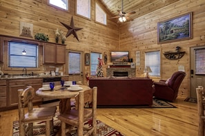 TV, fireplace, video games - Pigeon Forge River Front Cabin- Fishing Year Round-firepit with seating and Hottub (Pigeon Forge)