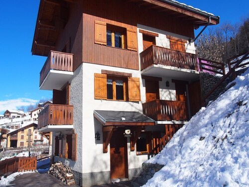 PEISEY VALLANDRY Bel Appartement  avec une superbe vue sur la vallée à 100M RM