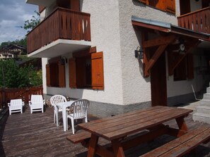 Ulkoruokailutilat
