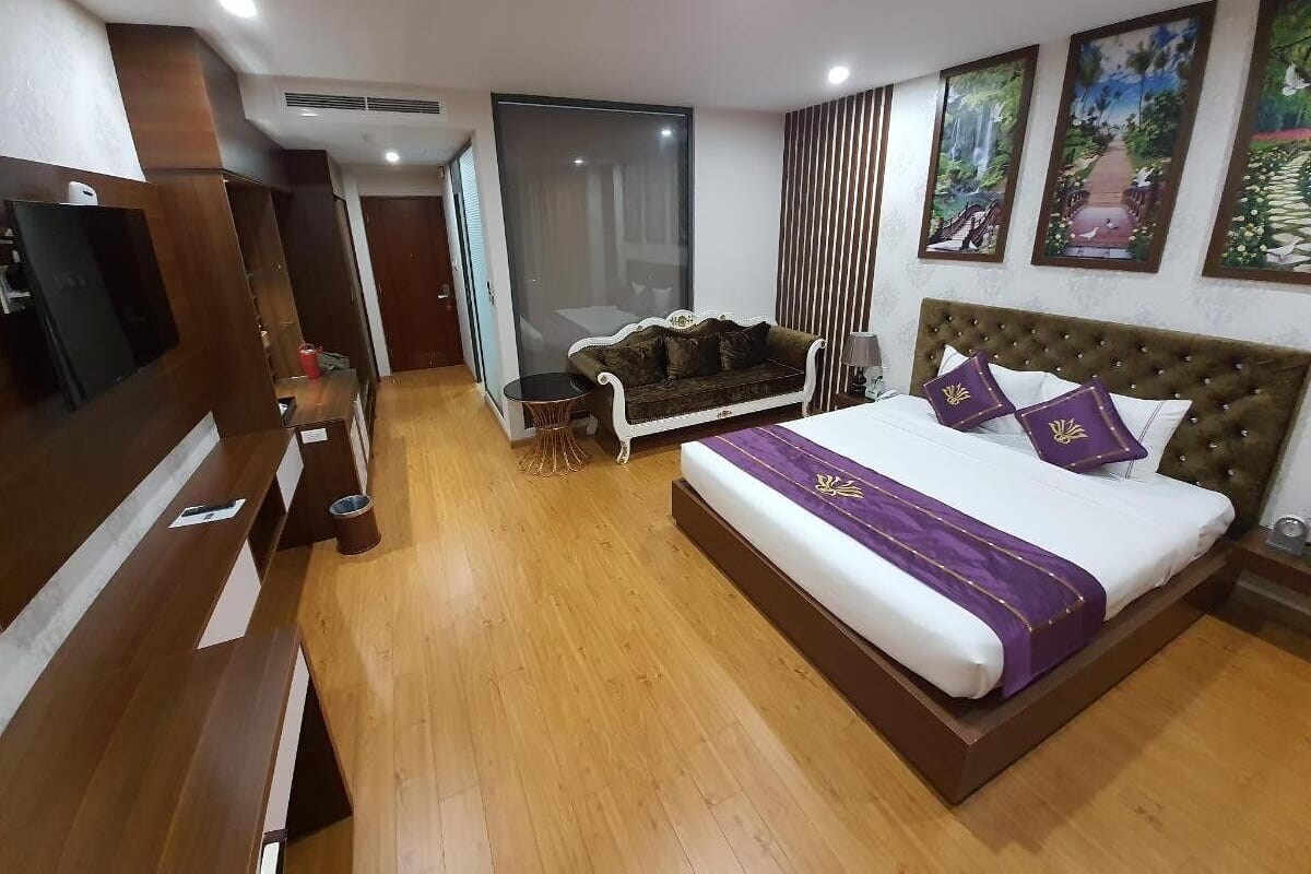 Suite | Living room | Flat-screen TV