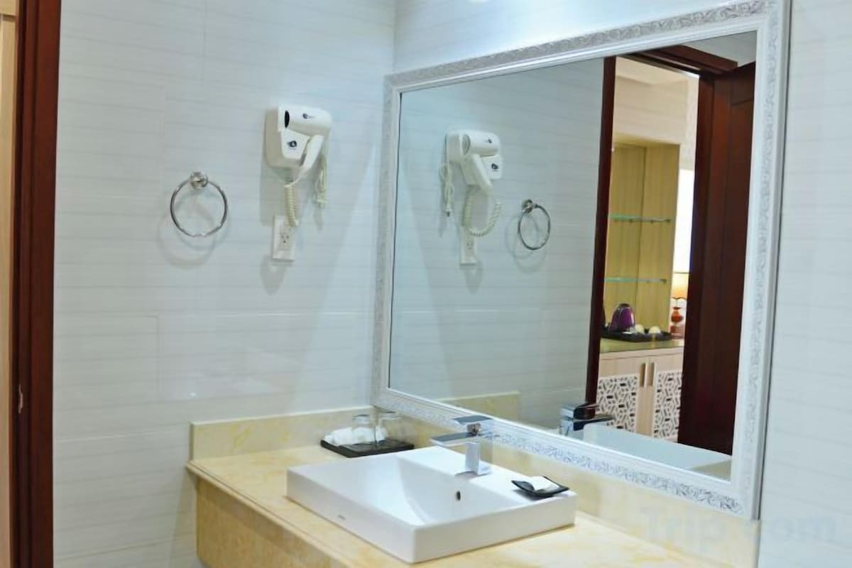 Regadera, regadera tipo lluvia, amenidades de baño gratuitas