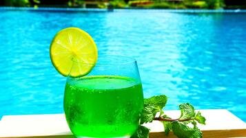 Poolbar