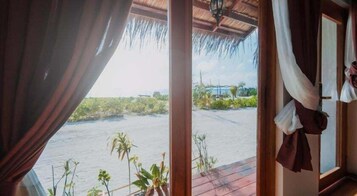 1 多间卧室、高档床上用品、迷你吧、客房内保险箱