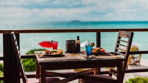 Se sirven desayunos y cocina asiática (con vistas a la playa) 
