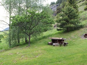 Property grounds - Apartment for 5 in Traditional Chalet, 400m from Val Cenis Le Haut Ski Lift (Lanslevillard)