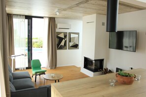 TV, fireplace, video games, stereo - Luxurious holiday house Sunny Garden for 4+2 persons (Barbat na Rabu, Island Rab)