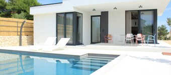 Luxurious holiday house Sunny Garden for 4+2 persons