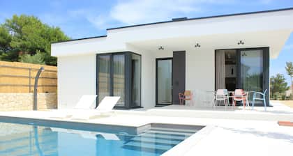 Luxurious holiday house Sunny Garden for 4+2 persons