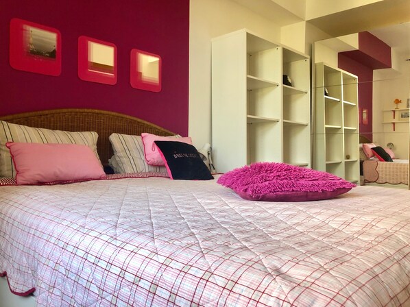 1 chambre, fer et planche à repasser, Wi-Fi, draps fournis