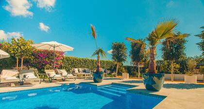 Villa LADERA by Abahana Villas