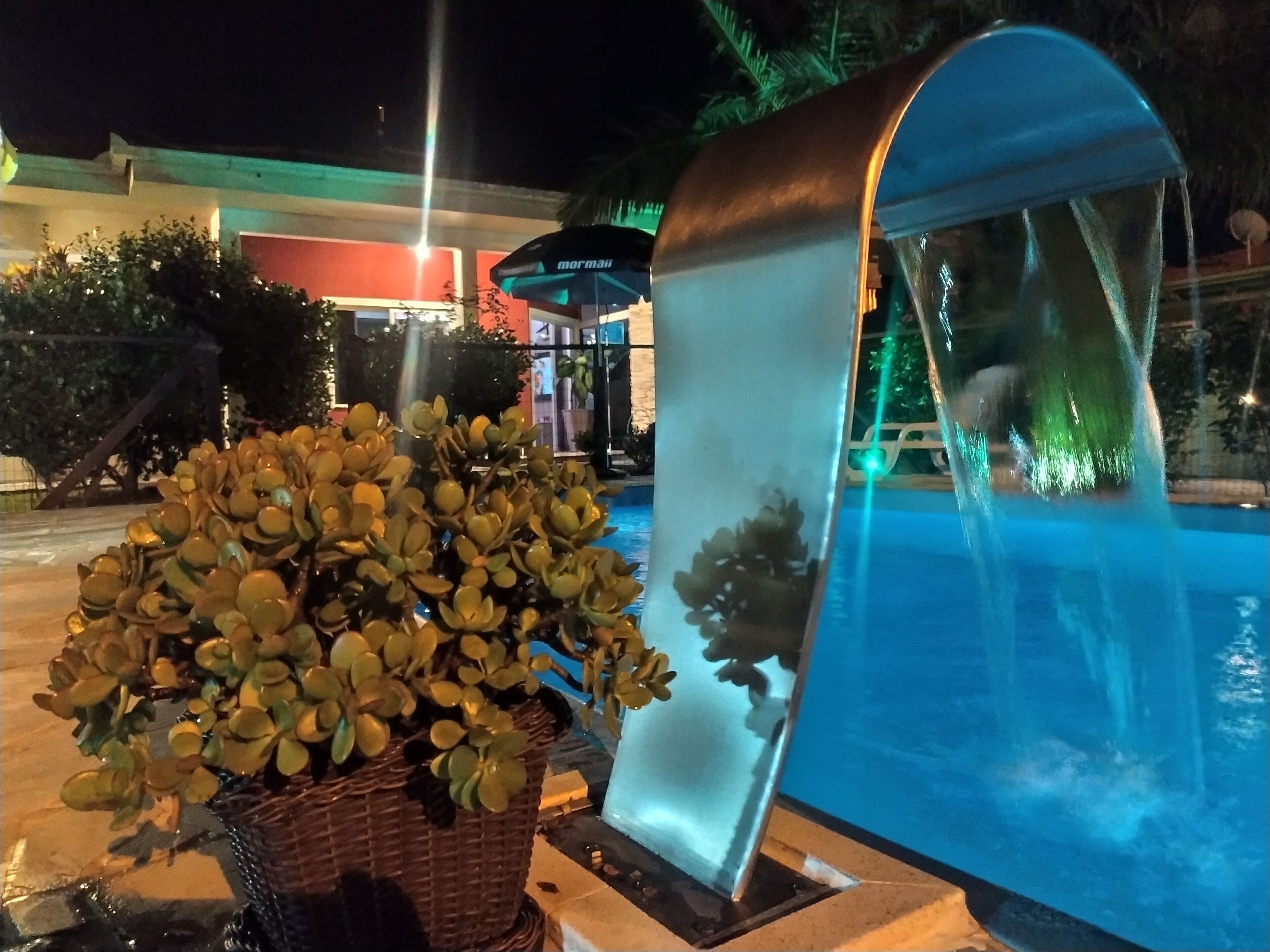 حمّام سباحة خارجي