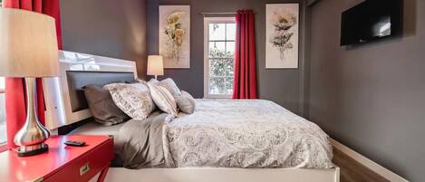 1 habitación, escritorio, tabla de planchar con plancha y wifi