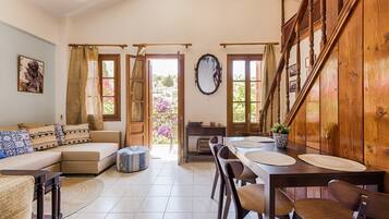 Lägenhet - 1 sovrum - balkong | Vardagsrum | Platt-tv