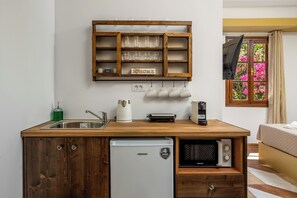 1 bedroom, blackout curtains, soundproofing, iron/ironing board