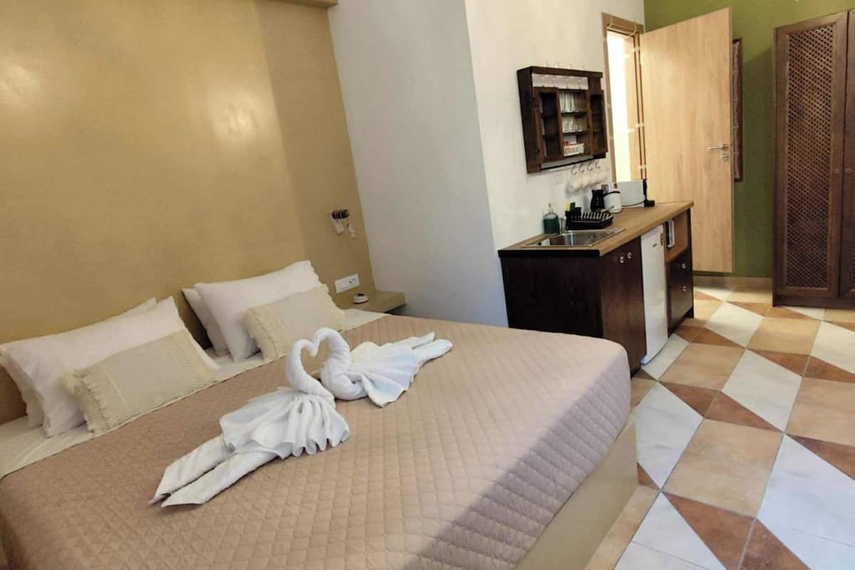 Studio, 1 Queen-Bett und Schlafsofa | 1 Schlafzimmer, Verdunkelungsvorhänge, schallisolierte Zimmer