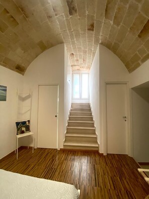 Suite, 2 Bedrooms, Balcony, Sea View | Blackout drapes, soundproofing, iron/ironing board, free WiFi - Casa Felice (Monopoli)