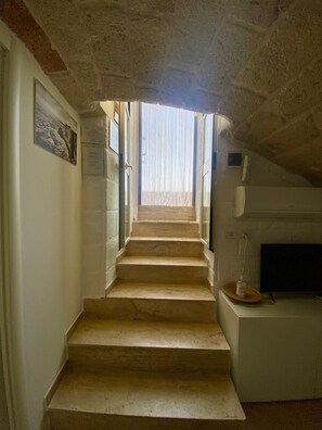 Basic Apartment, 1 Bedroom (Bomboniera) | Living area | Flat-screen TV - Casa Felice (Monopoli)