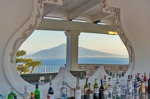 2 bars/lounges, beach bar