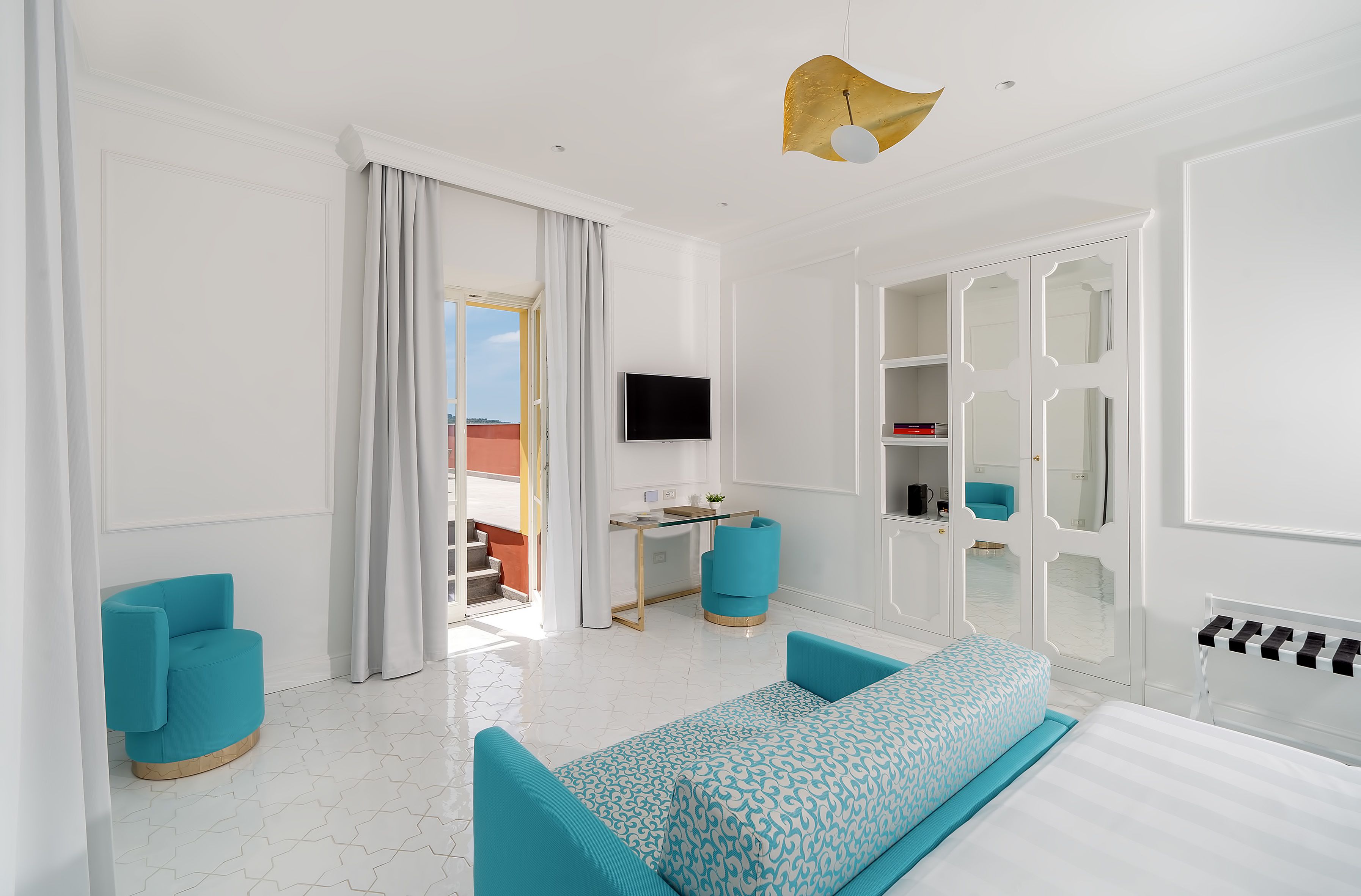 junior suite, hot tub, sea view (deluxe) | 1 bedroom, premium bedding, down duvets, minibar