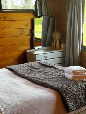 3 bedrooms, iron/ironing board, travel crib, free WiFi