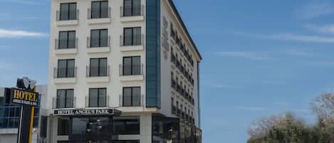 Bagian depan properti