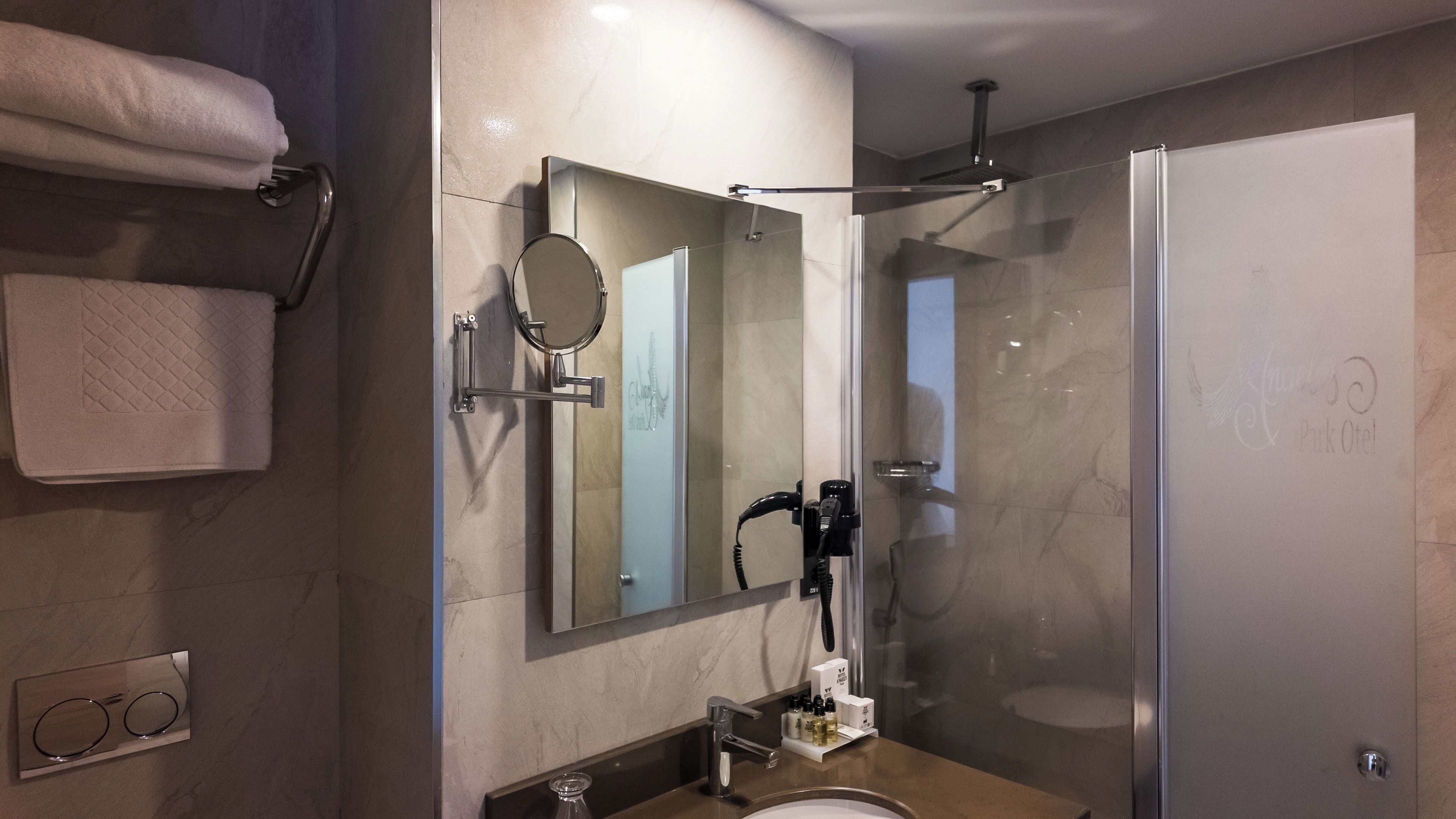 1 bedroom, minibar, in-room safe, desk