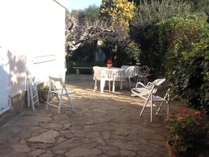 Outdoor dining - Homerez - Apartment in Hyères (Hyères)