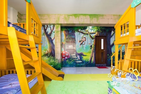 Family Room, Balcony | Blackout drapes, soundproofing, iron/ironing board, free WiFi