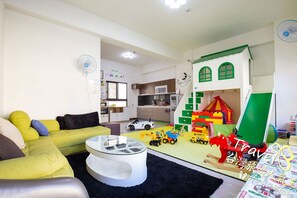Comfort Room, 5 Bedrooms | Living area | Flat-screen TV - J.S 23 Kids Homestay (Kaohsiung)