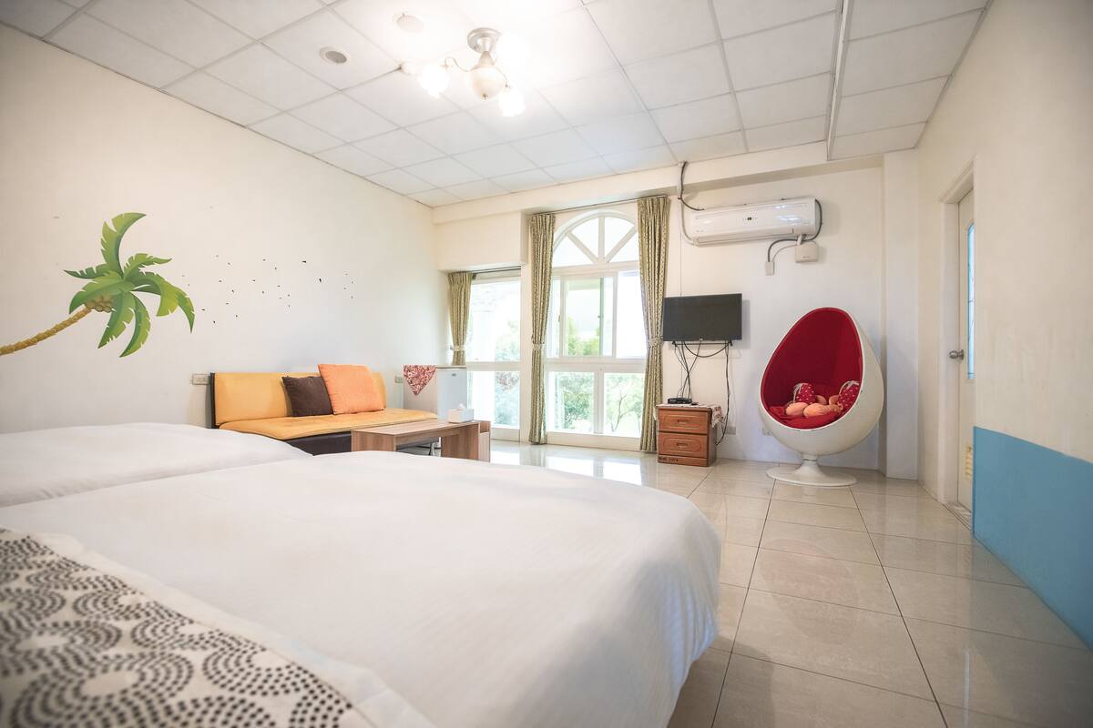 Premium bedding, blackout curtains, rollaway beds, free WiFi