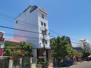 Front of property - An Ngan Phu Hotel (Quy Nhon)