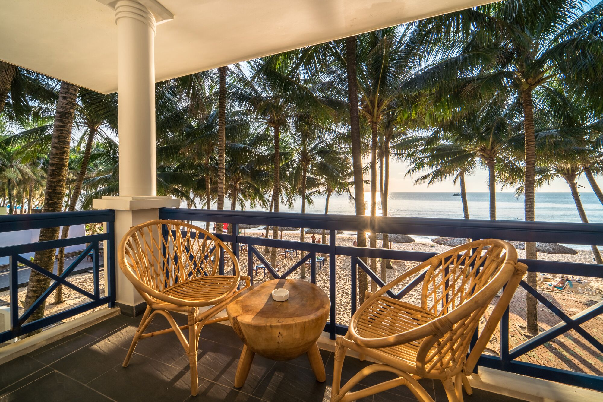 Deluxe Beachfront Twin Bed | Minibar, in-room safe, desk, blackout drapes