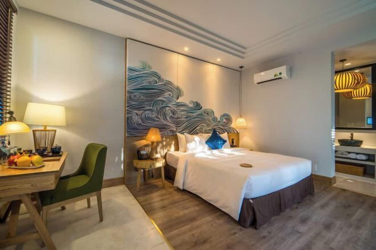 1 bedroom, minibar, in-room safe, desk